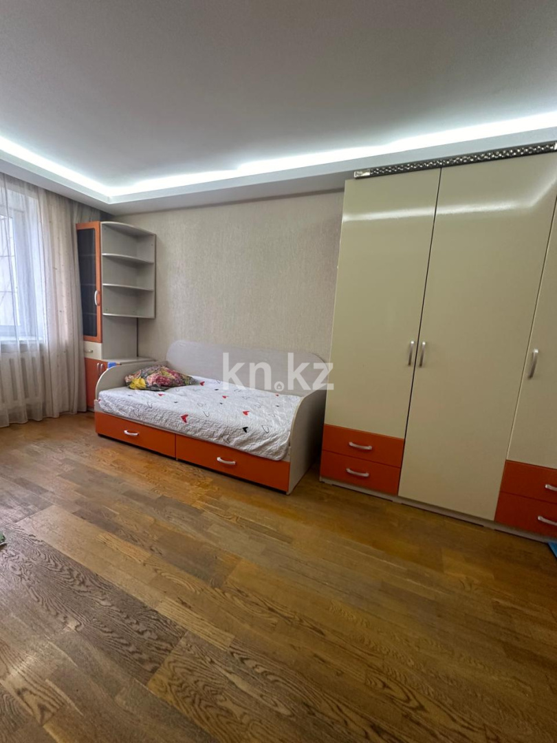 Продажа 4-комнатной квартиры, 76 м², пр. Республики, дом  18 - Продажа  четырехкомнатных квартир в Караганде фото 12 из 13