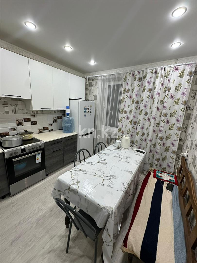 Продажа 3-комнатной квартиры, 65 м², ул. Муканова в Караганде - фото 6