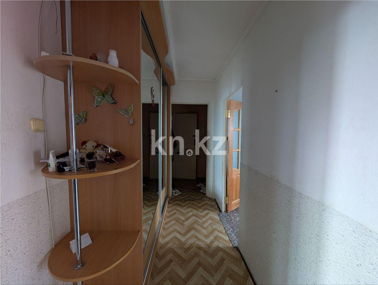 Продажа 3-комнатной квартиры, 63 м², мкр. Мамраева (Восток-5), дом  22 в Караганде - фото 11