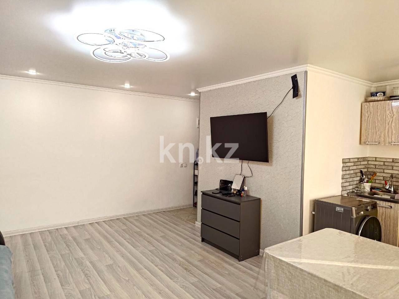 Продажа 3-комнатной квартиры, 55 м², ул. Ишимская - Продажа  трехкомнатных квартир в Караганде фото 2 из 10