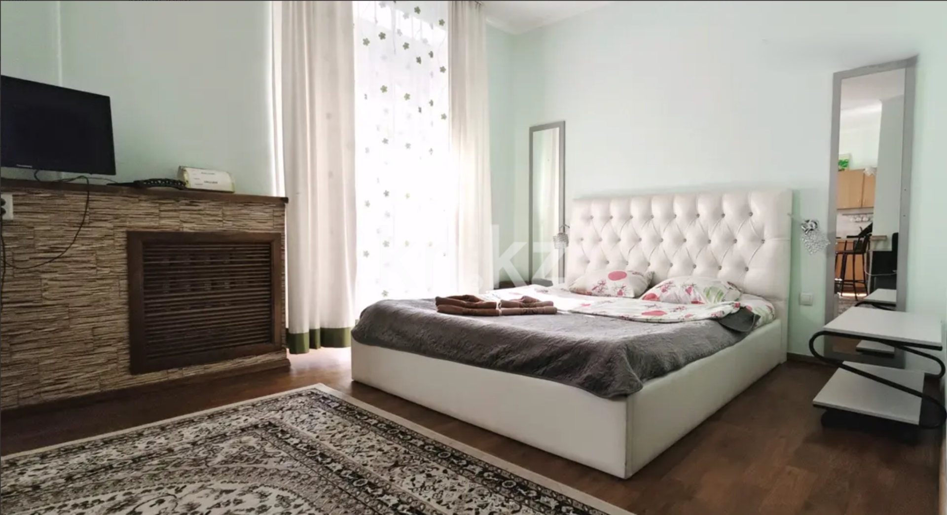 Аренда 1-комнатной квартиры посуточно, 34 м², пр. Абылай хана, дом  117 - ул. Кабанбай батыра - Аренда  однокомнатных квартир посуточно в Алматы фото 1 из 3
