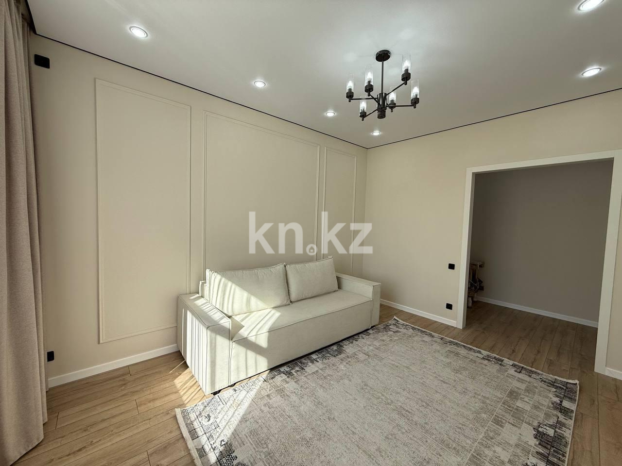 Продажа 2-комнатной квартиры, 60 м², пр. Шахтеров - Продажа квартир в Караганде фото 1 из 8