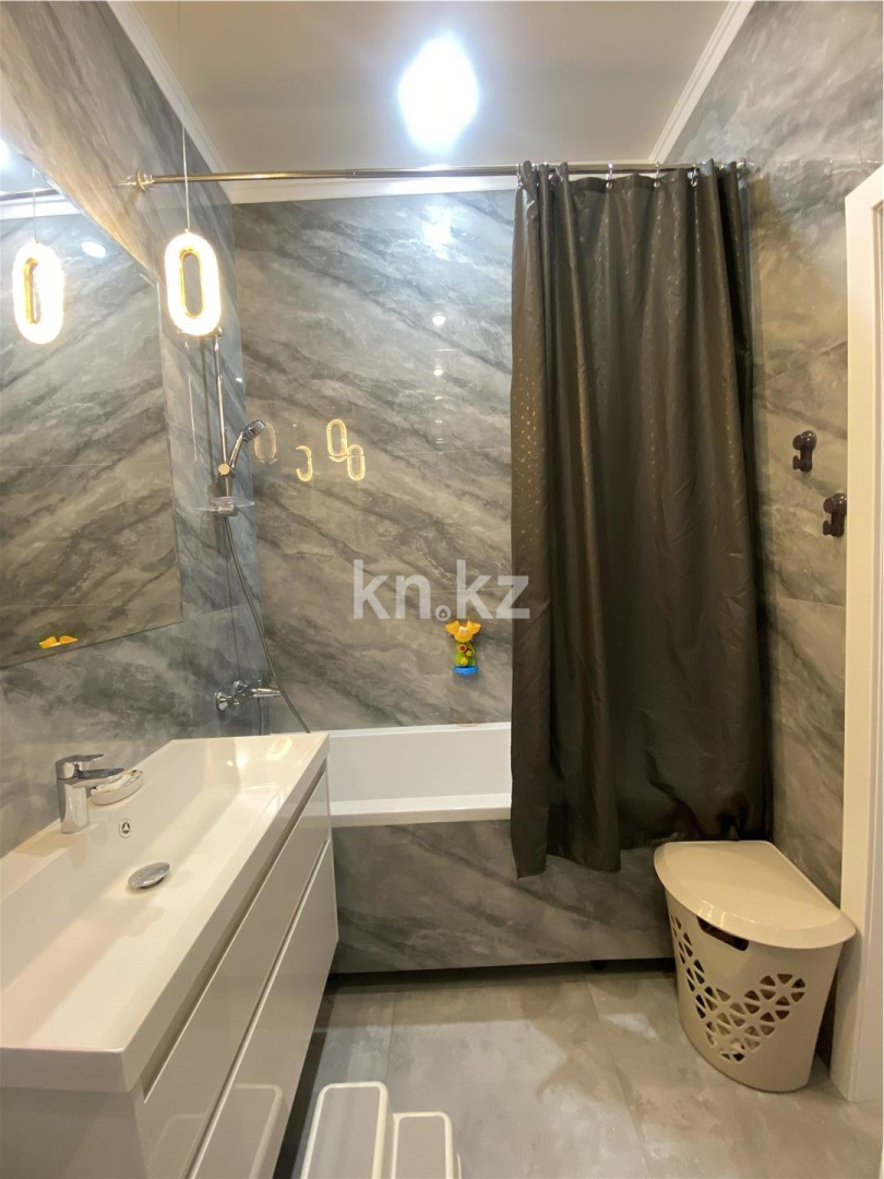 Продажа 4-комнатной квартиры, 98.7 м², ул. Казыбек би в Астане - фото 18