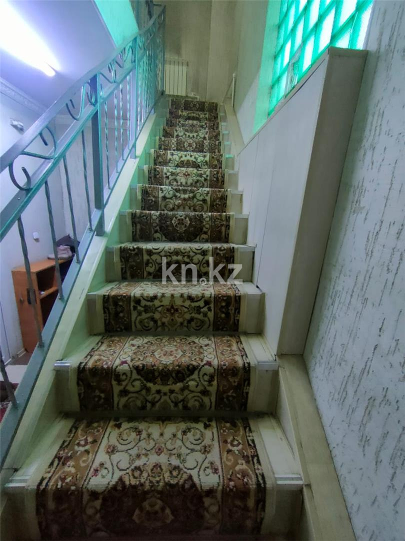 Продажа 10-комнатного дома, 650 м², ул. Джалиля - Продажа домов, коттеджей в Караганде с фото фото 22 из 35