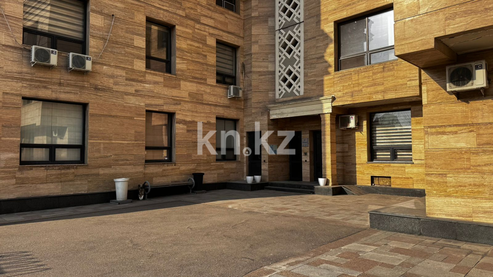 Продажа 2-комнатной квартиры, 112 м² в Алматы - фото 25