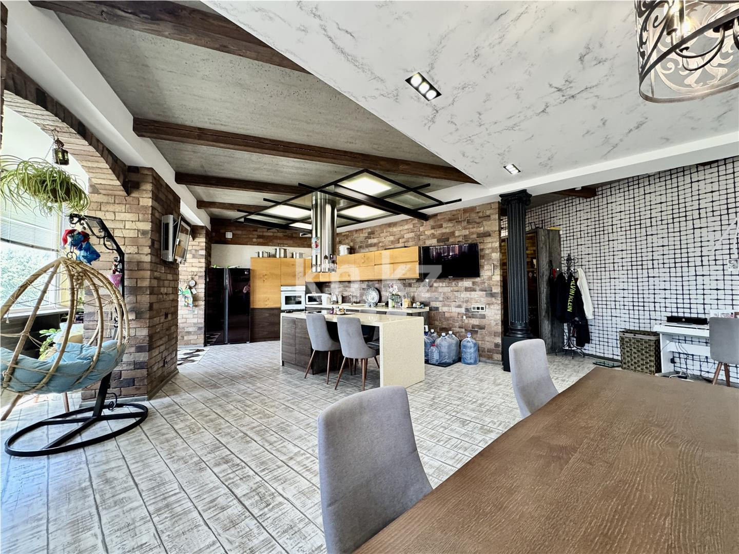 Продажа 3-комнатной квартиры, 160 м², ул. Аманжолова, дом  41 - Продажа  трехкомнатных квартир в Караганде с фото фото 10 из 52