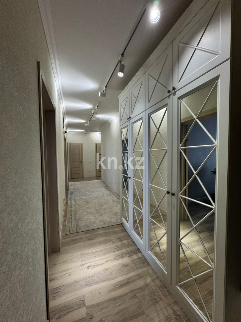 Продажа 3-комнатной квартиры, 89 м², пр. Шахтеров, дом  52 в Караганде - фото 21