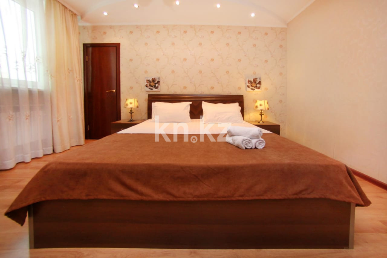 Аренда 2-комнатной квартиры посуточно, 70 м², ул. Хусаинова, дом  225 - Аренда  двухкомнатных квартир посуточно в Алматы с фото фото 3 из 24