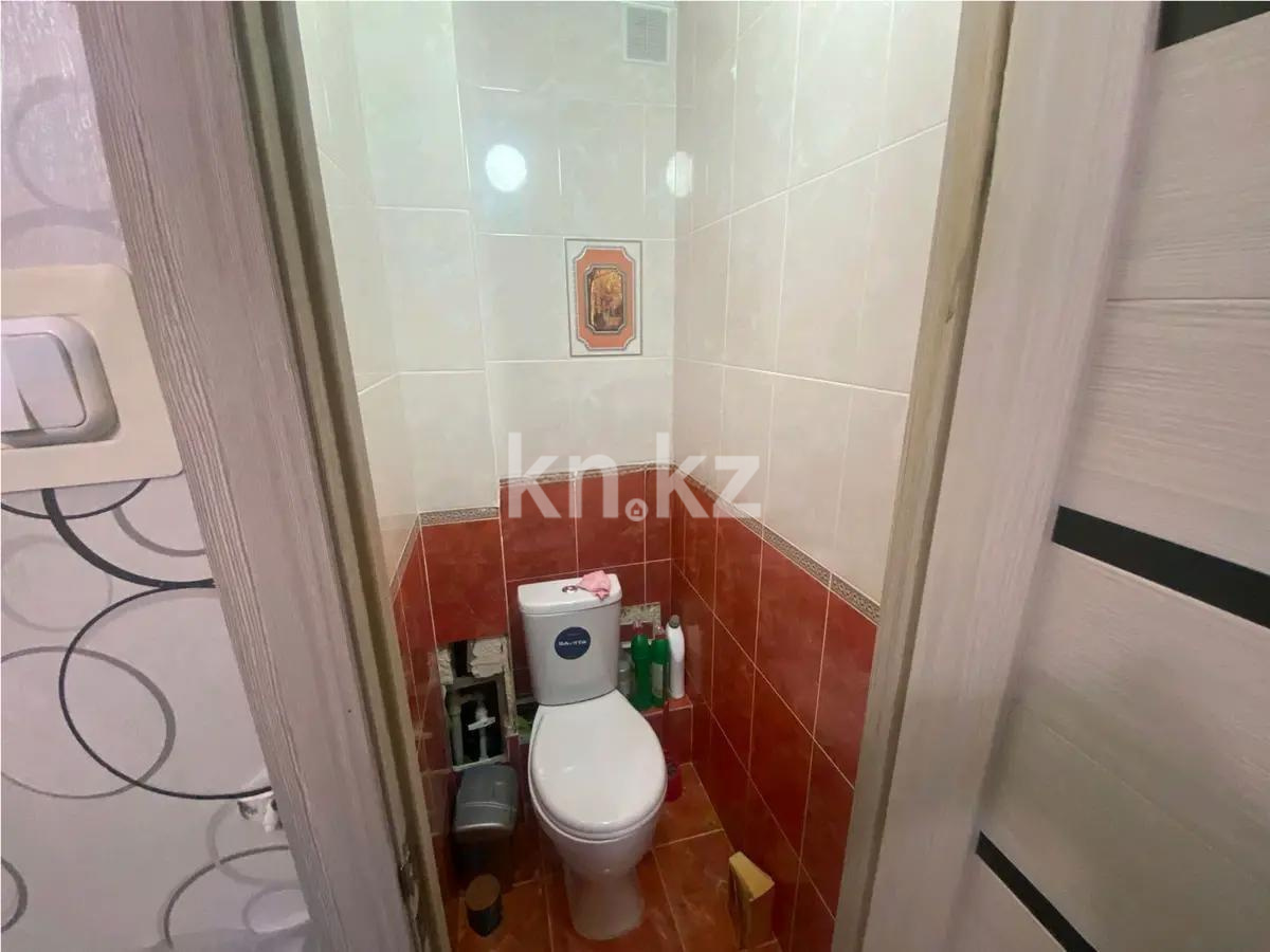 Продажа 2-комнатной квартиры, 54 м², мкр-н Голубые Пруды, дом  18 в Караганде - фото 4