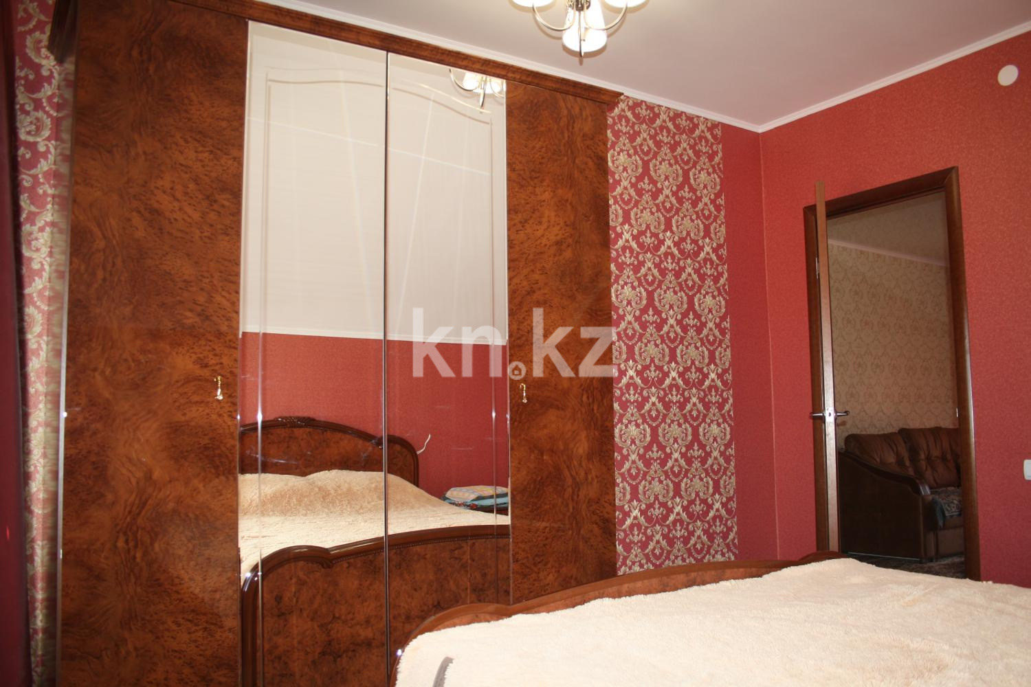 Аренда 3-комнатной квартиры посуточно, 75 м², ул. Победы, дом  105 - Аренда жилой и коммерческой недвижимости в Уральске фото 7 из 18