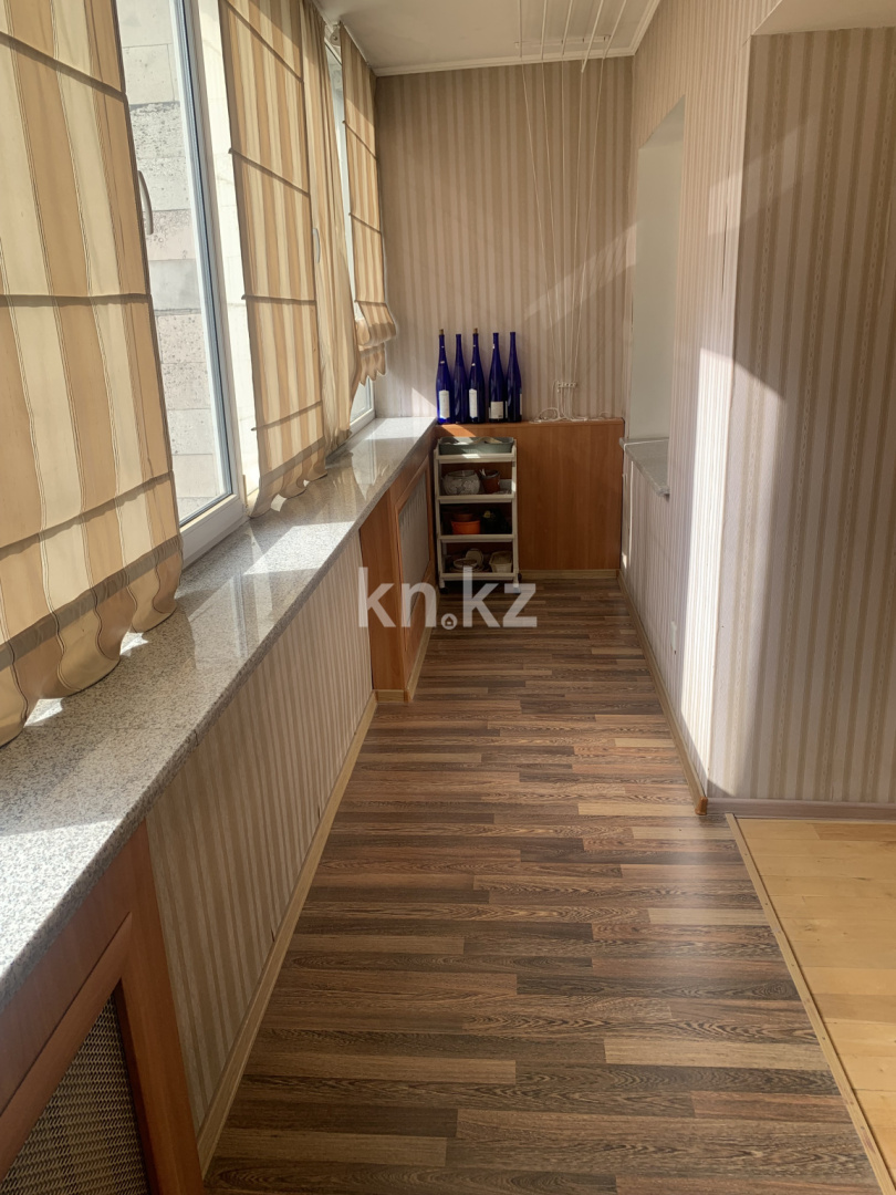 Продажа 3-комнатной квартиры, 73 м², ул. Комиссарова, дом  15 в Караганде - фото 4