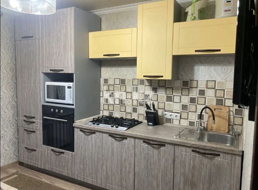 Аренда 3-комнатной квартиры, 100 м², ул. Мустафина, дом  15 - пр. Кудайбердыулы - Аренда квартир помесячно в Казахстане фото 1 из 14