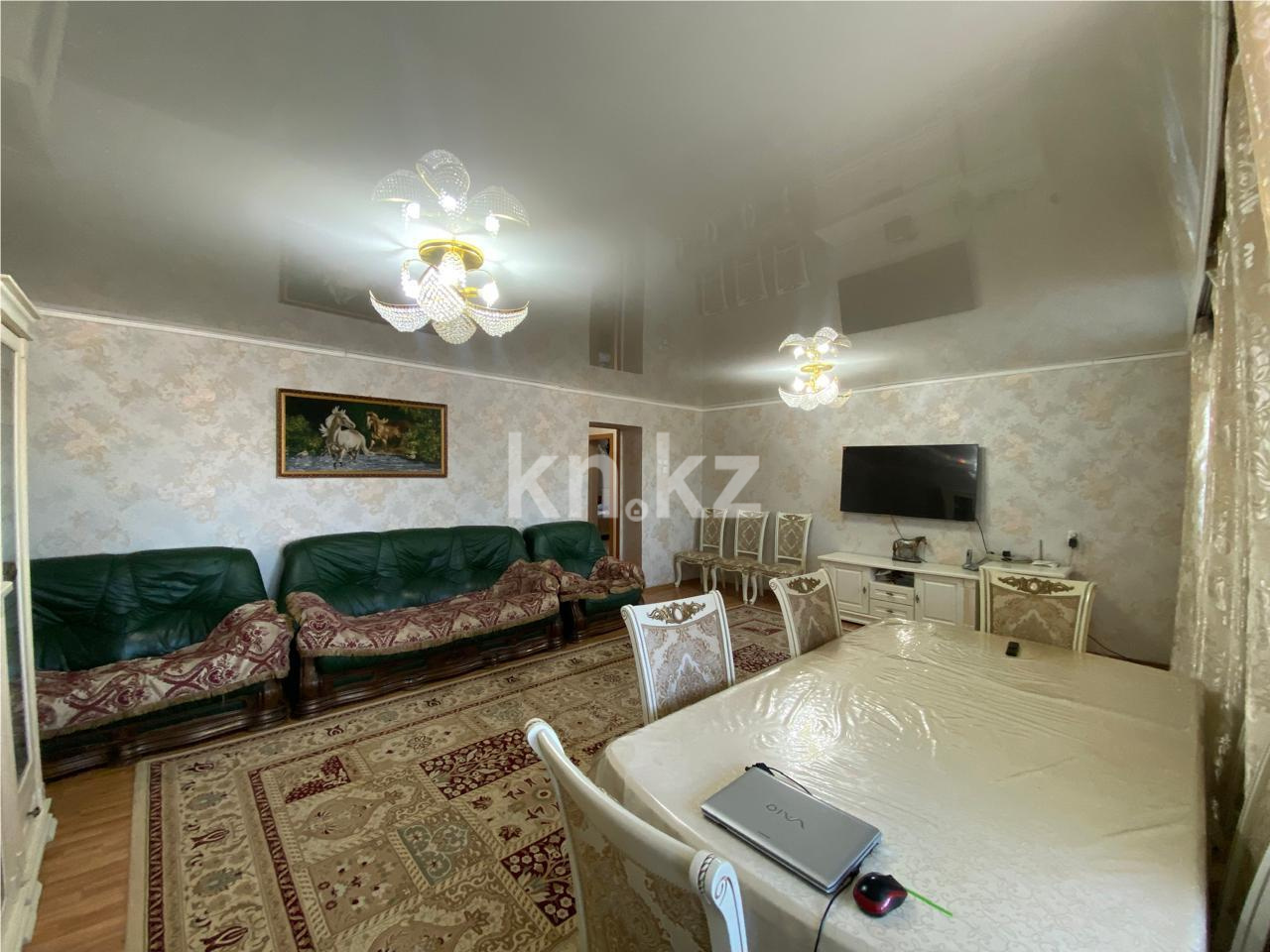 Продажа 4-комнатной квартиры, 97 м², ул. Космонавтов - Продажа  четырехкомнатных квартир в Караганде фото 3 из 18