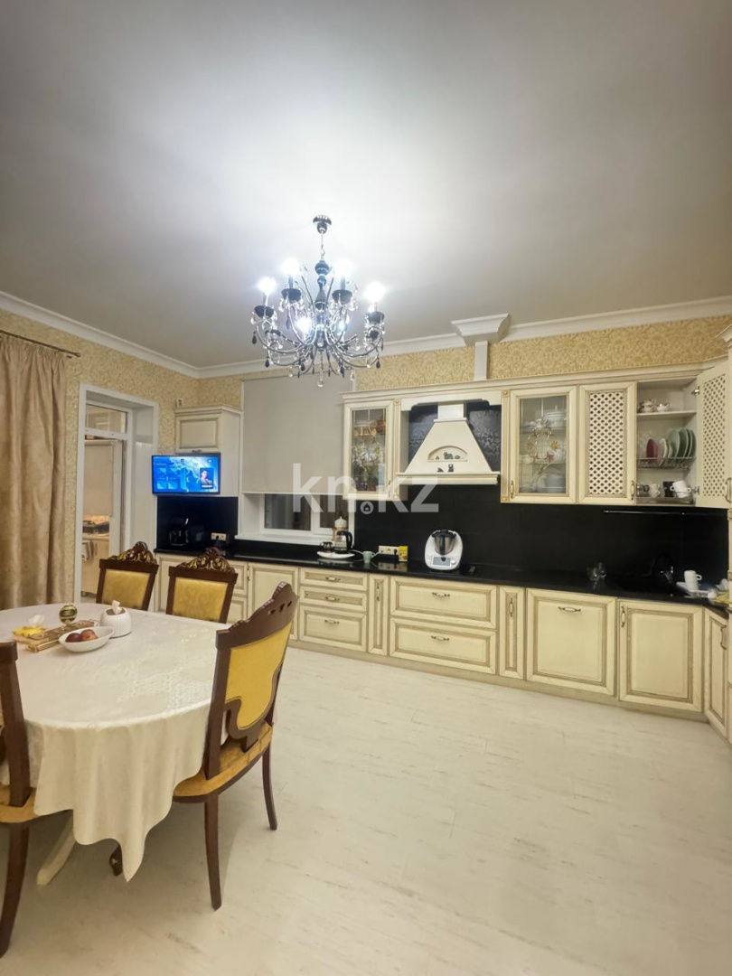 Продажа 6-комнатного дома, 270 м² - Продажа домов, коттеджей в Астане в р-не Есиль фото 1 из 38