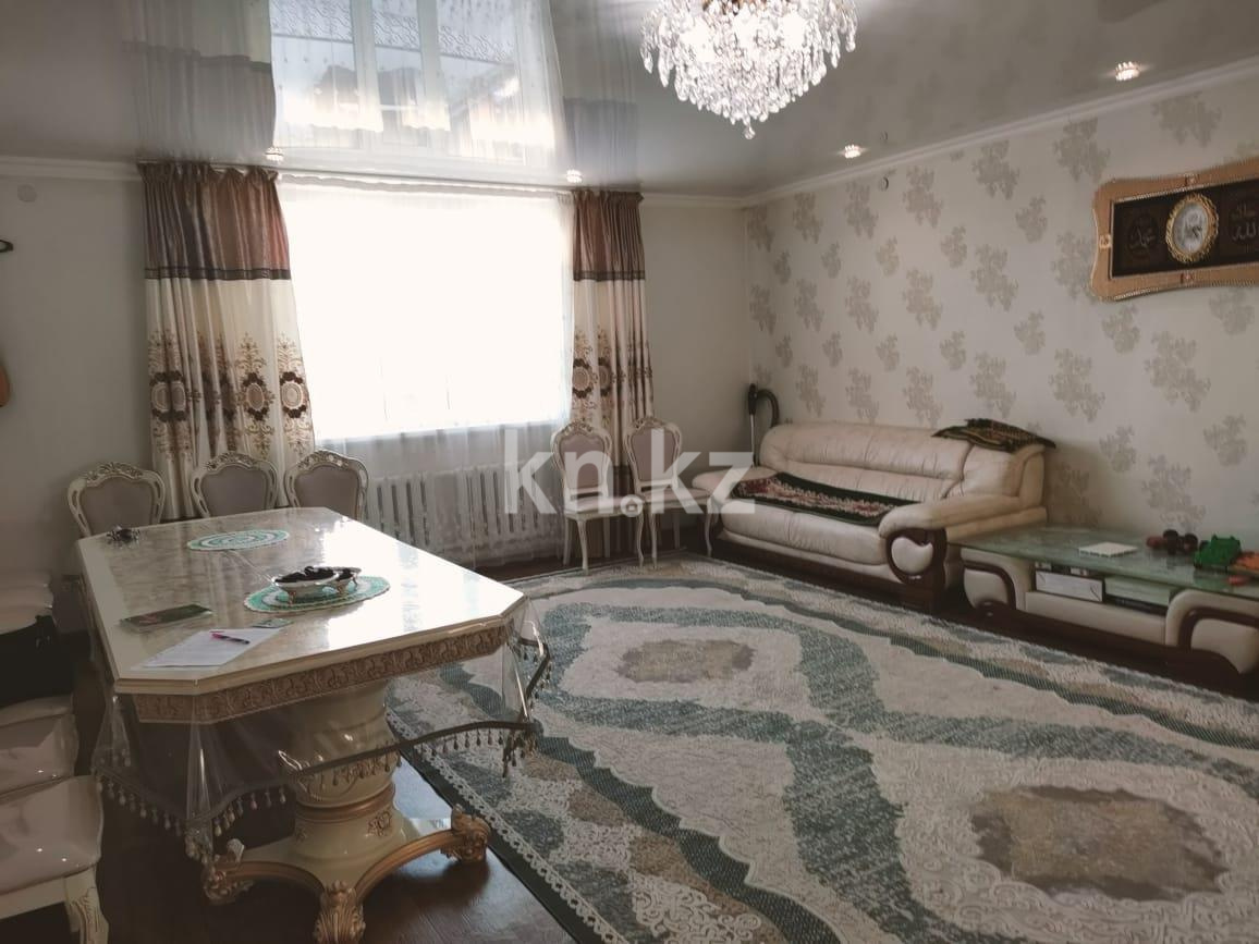 Продажа 5-комнатного дома, 175 м², ул. Молдагуловой - Продажа домов, коттеджей в Казахстане фото 1 из 24