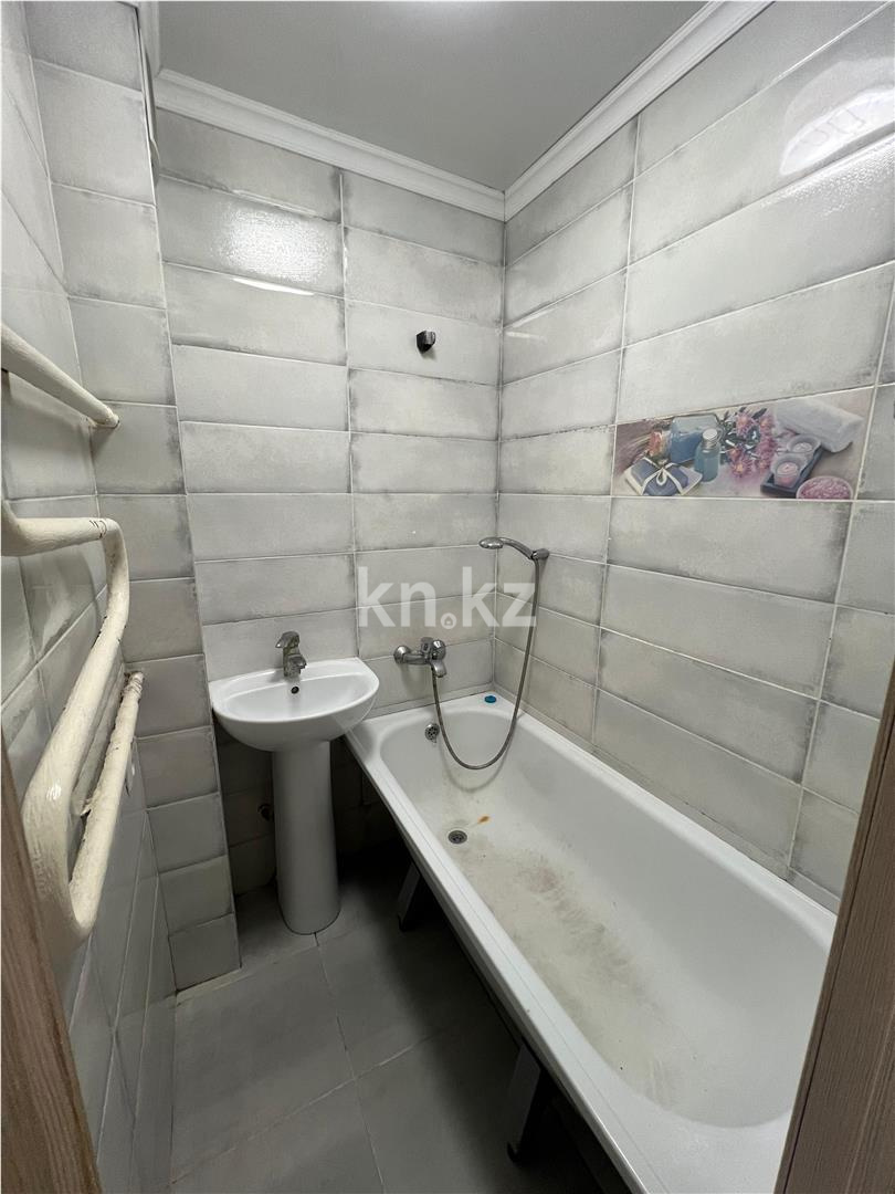 Продажа 3-комнатной квартиры, 58 м², пр. Бухар-жырау в Караганде - фото 2