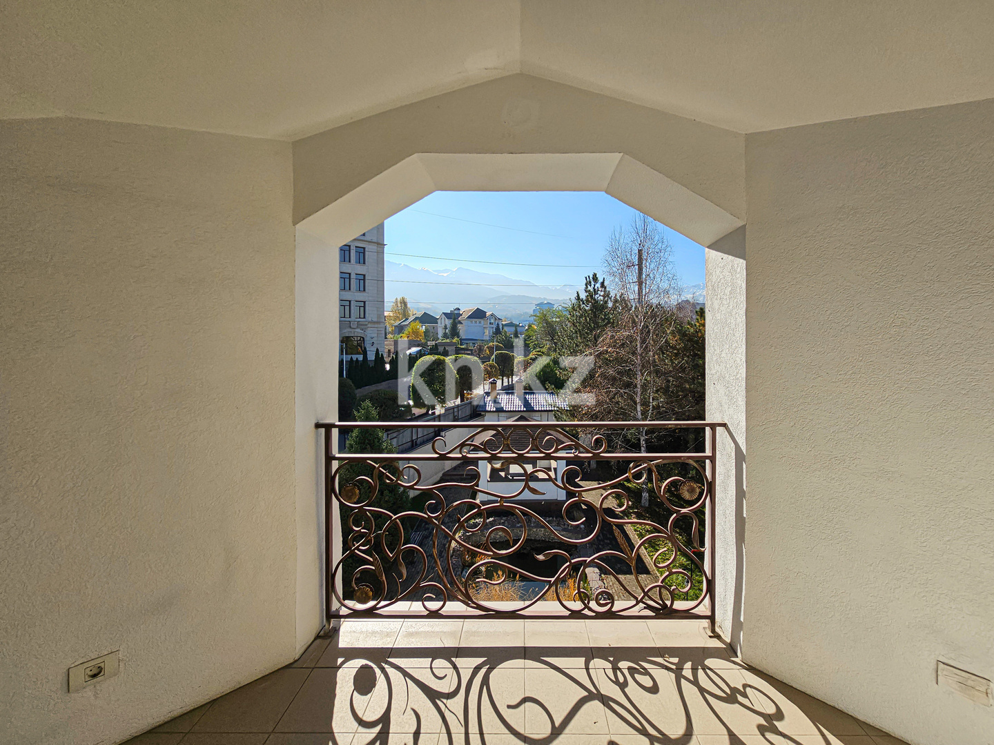 Аренда 6-комнатного дома, 540 м² - Аренда недвижимости в Алматы фото 5 из 40