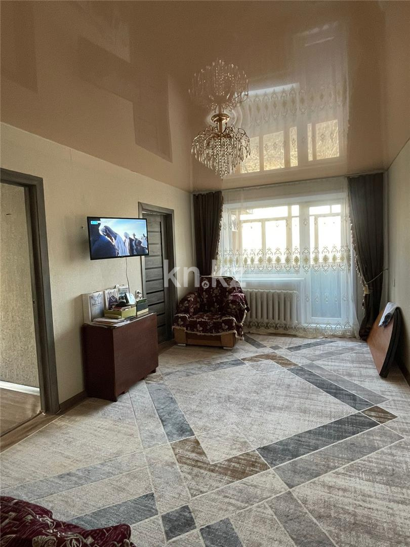 Продажа 3-комнатной квартиры, 49 м², ул. Карбышева - Продажа квартир в Караганде фото 1 из 12