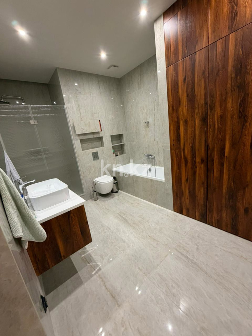 Продажа 2-комнатной квартиры, 69 м² - Продажа квартир в кирпичном доме в Уральске фото 9 из 16
