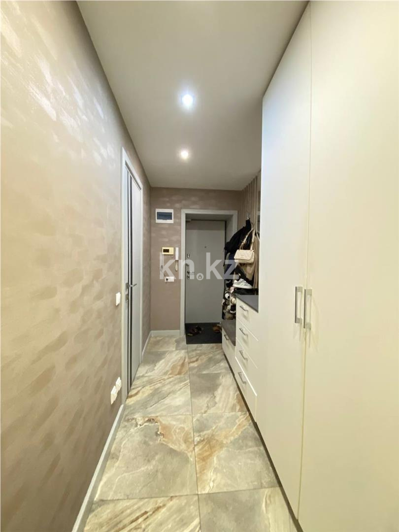 Продажа 4-комнатной квартиры, 102 м², пр. Н. Абдирова, дом  19 - Продажа  четырехкомнатных квартир в Караганде фото 11 из 14