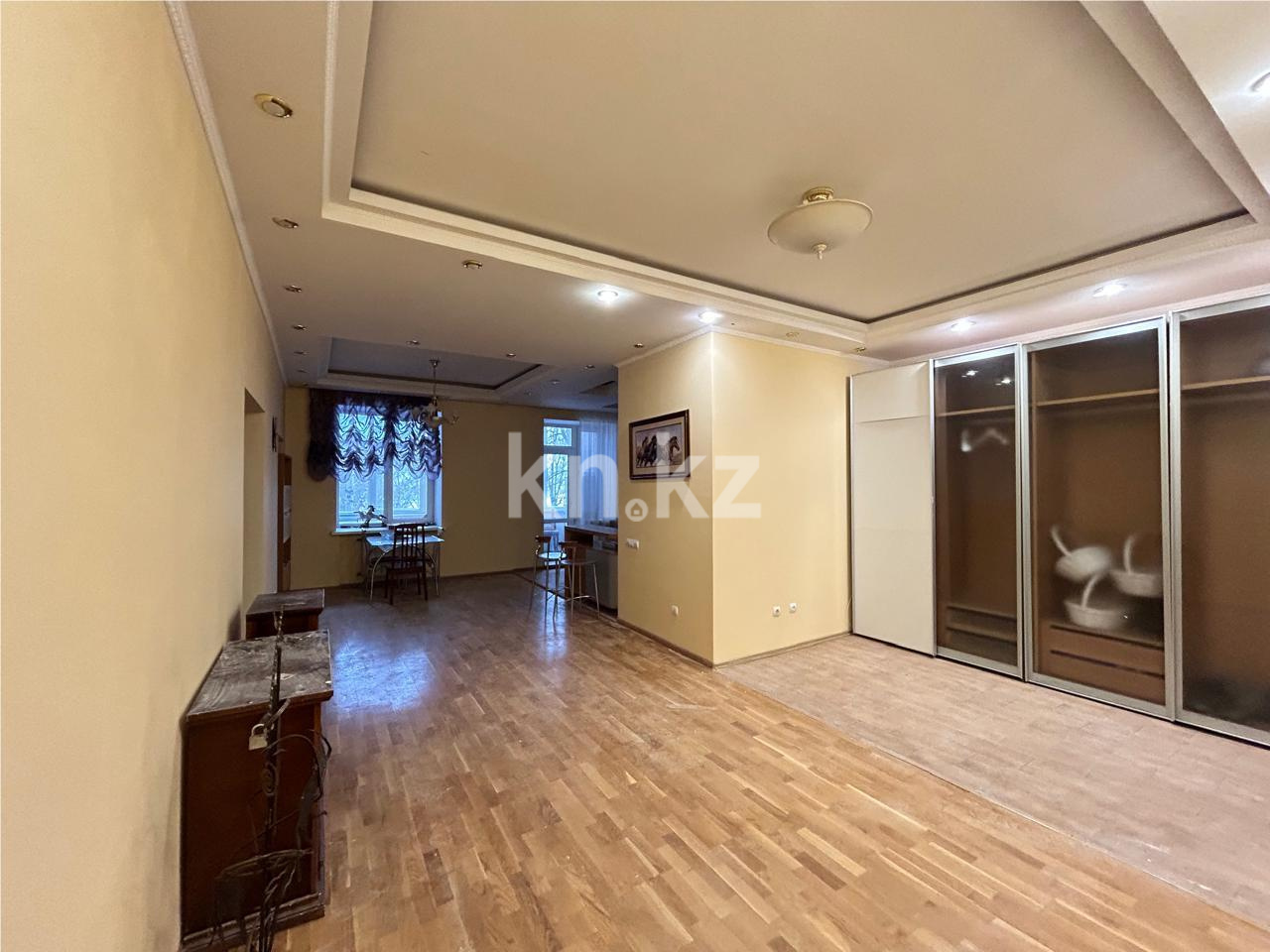 Продажа 4-комнатной квартиры, 191.7 м², ул. Мамбетова в Астане - фото 4