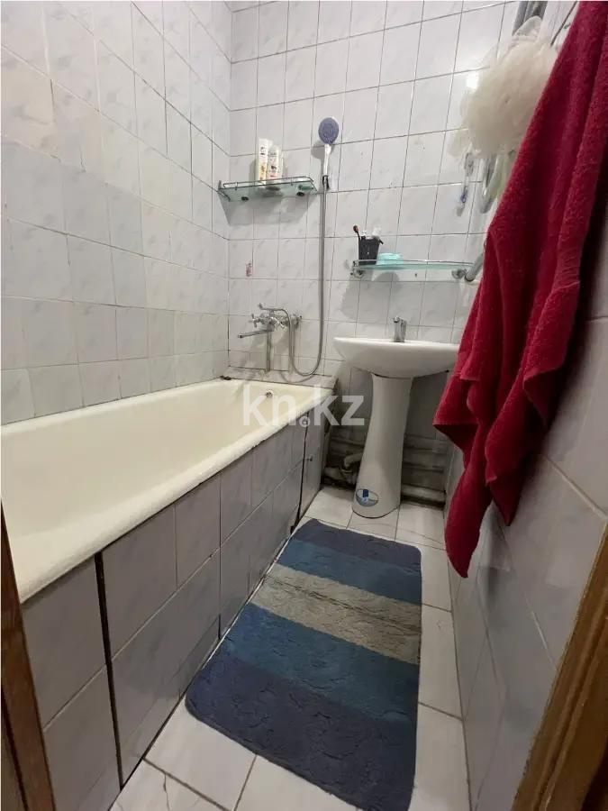 Продажа 2-комнатной квартиры, 45 м², 8 мкр., дом  37 в Алматы - фото 4