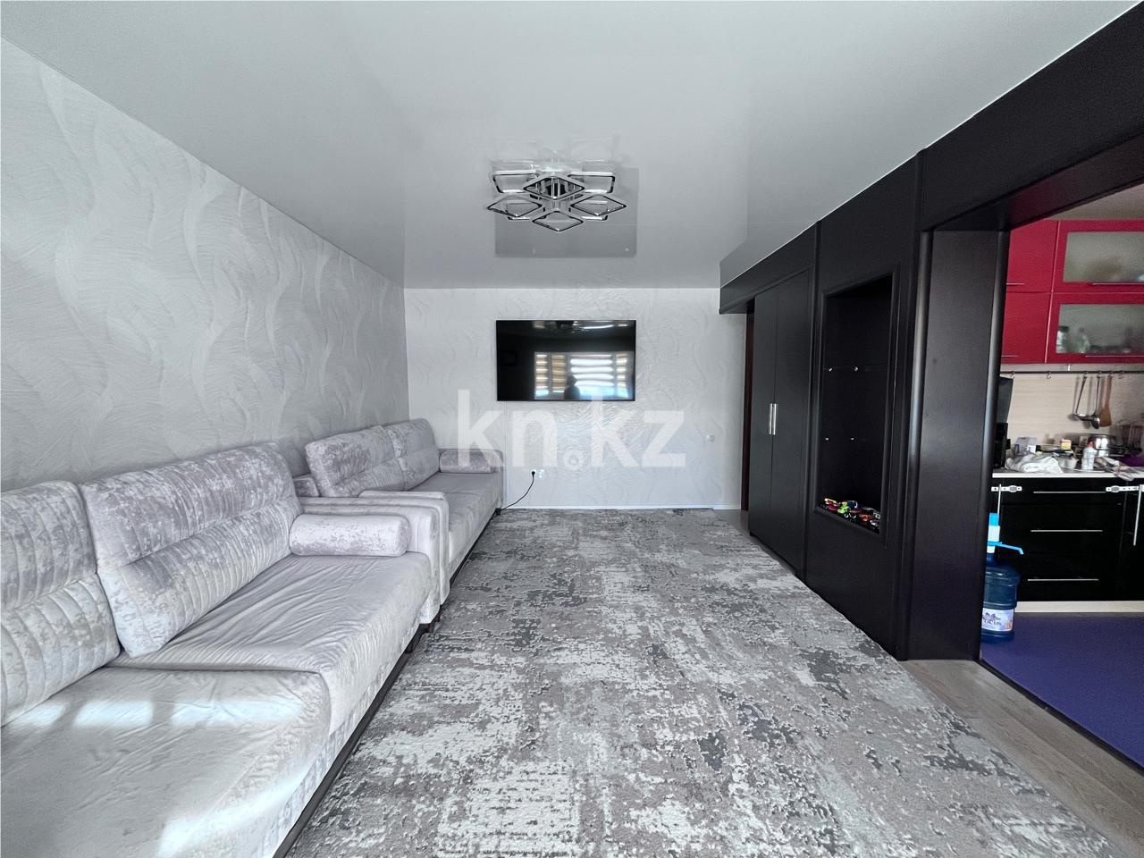 Продажа 2-комнатной квартиры, 57 м² - Продажа  двухкомнатных квартир в Караганде на Юго-Востоке фото 1 из 36