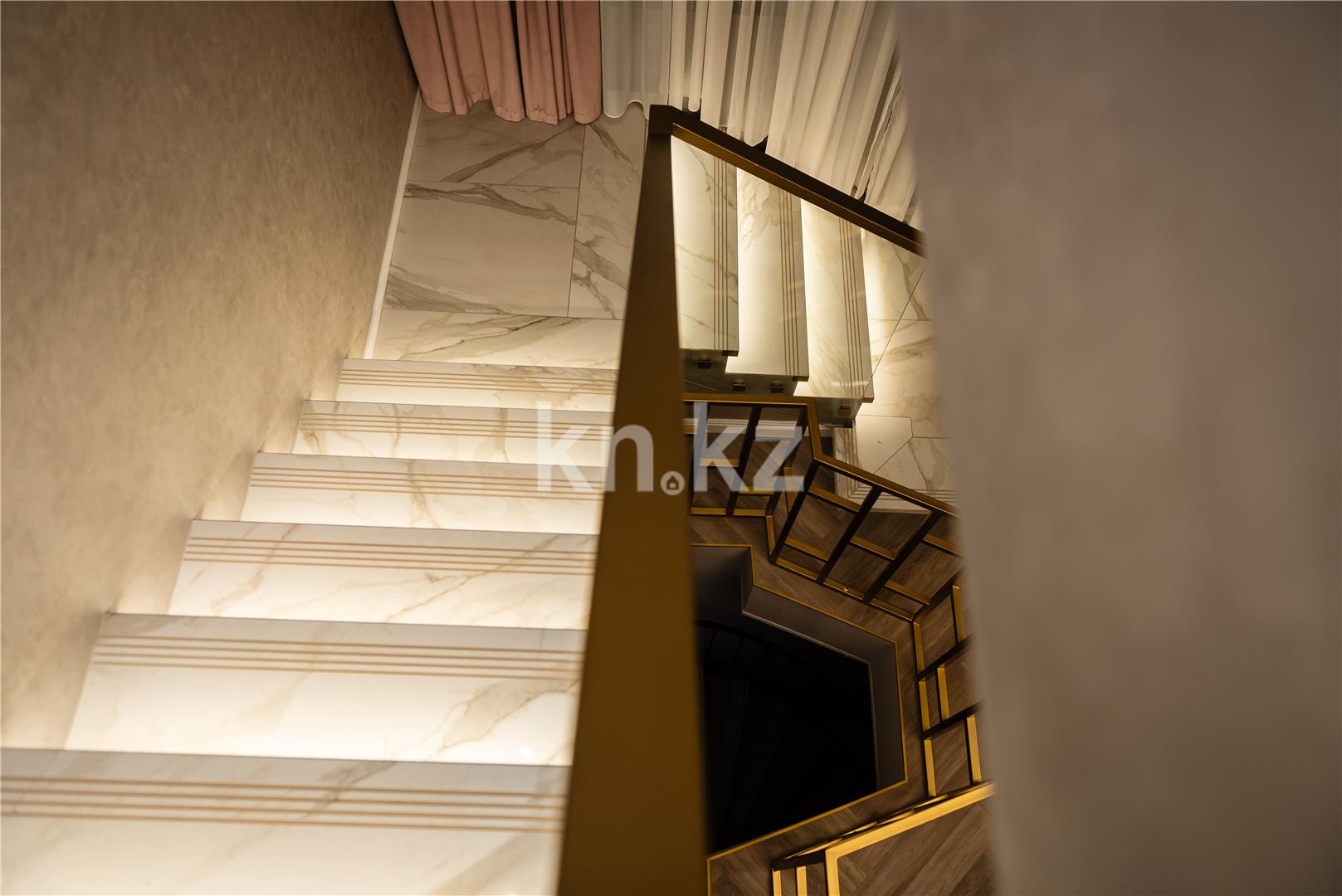 Продажа 6-комнатной квартиры, 345 м², ул. Муканова, дом  53 - Продажа  пятикомнатных квартир в Караганде фото 44 из 58