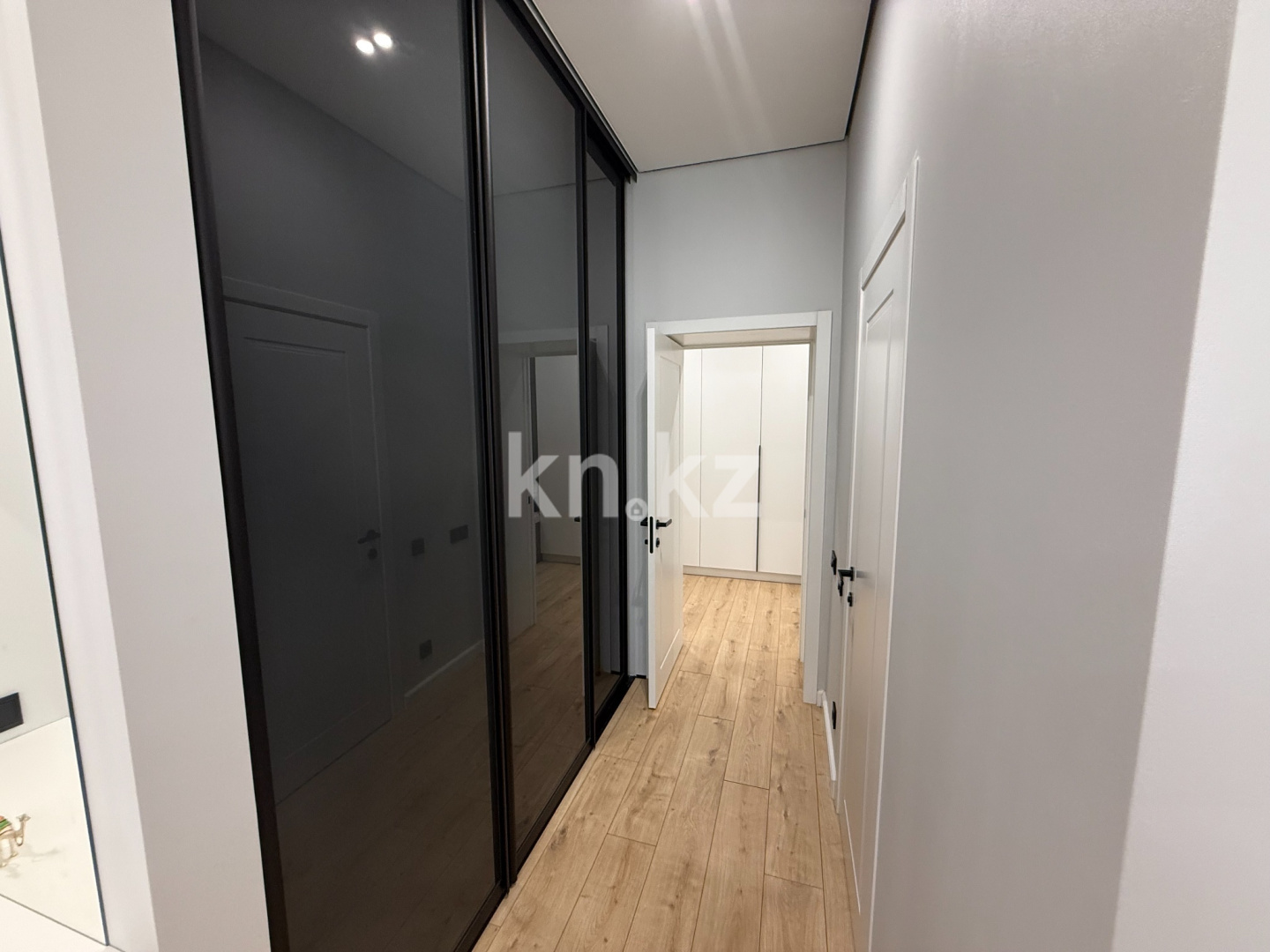 Продажа 3-комнатной квартиры, 94 м² - Продажа домов, коттеджей в Шахтинске фото 5 из 9