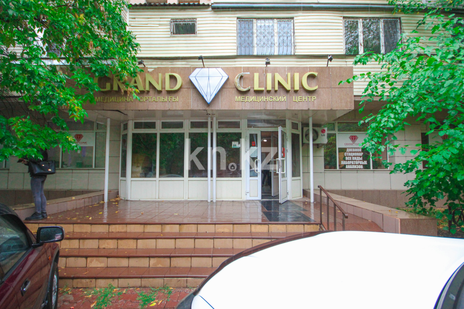 Продажа , 210 м², Коктем 2 - Продажа офисных и торговых помещений в Алматы фото 1 из 6