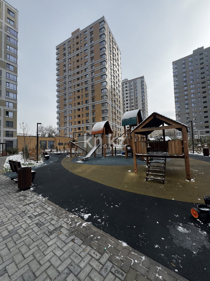 Продажа 3-комнатной квартиры, 111 м², ул. Утеген батыра в Алматы - фото 33