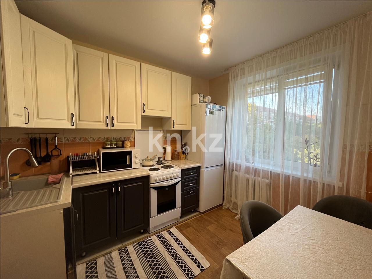 Продажа 3-комнатной квартиры, 64 м², мкр-н Степной-3, дом  1 - Продажа  трехкомнатных квартир в Караганде фото 4 из 14