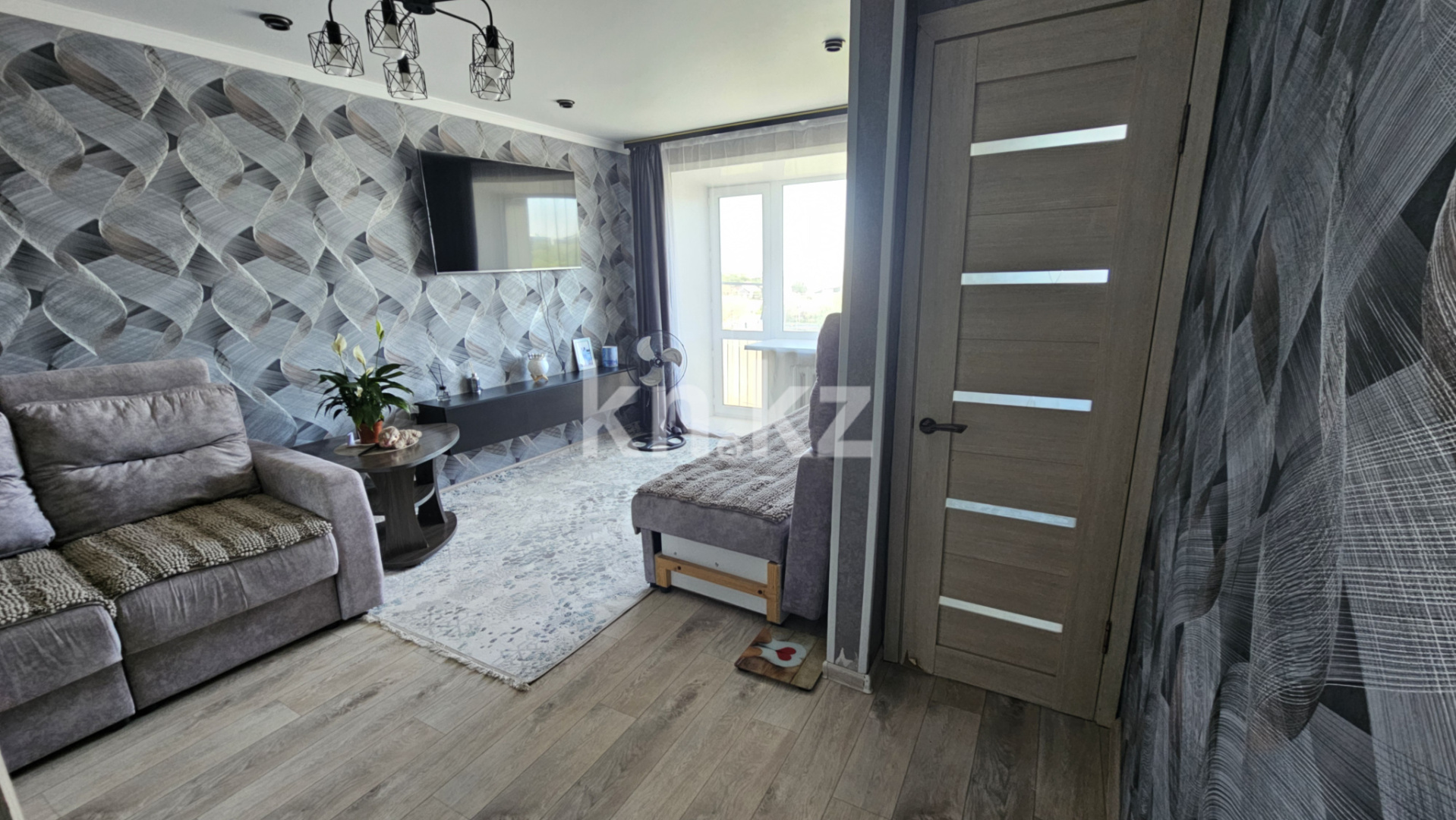 Продажа 1-комнатной квартиры, 32 м² - Продажа квартир в Шахтинске - страница 2 фото 1 из 16