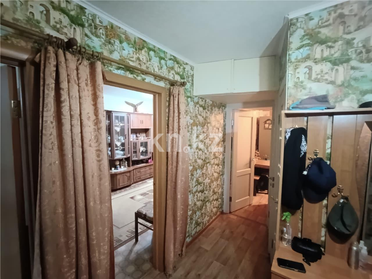 Продажа 3-комнатной квартиры, 61 м², 14 мкр., дом  4а - Продажа квартир в Караганде без посредников фото 9 из 14