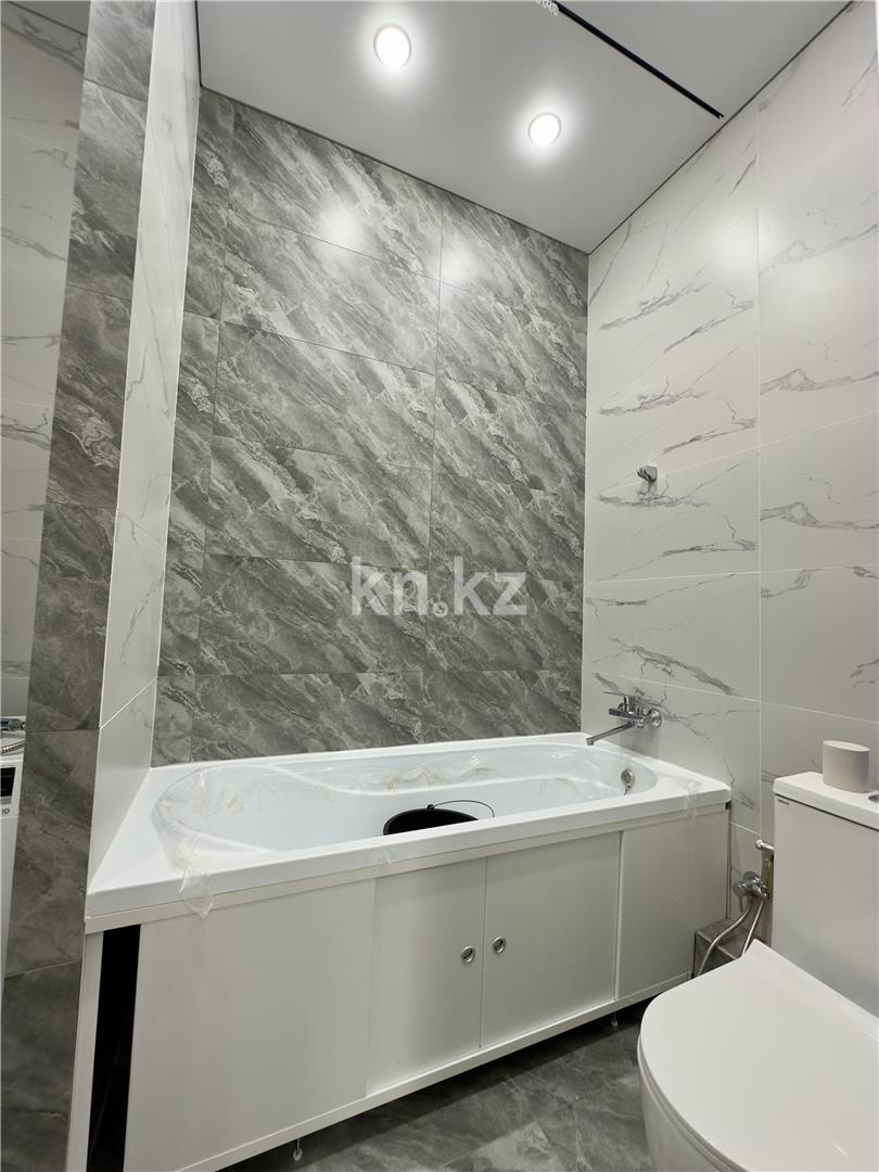 Продажа 3-комнатной квартиры, 97 м², пр. Шахтеров, дом  68 - Продажа  трехкомнатных квартир в Караганде фото 27 из 37