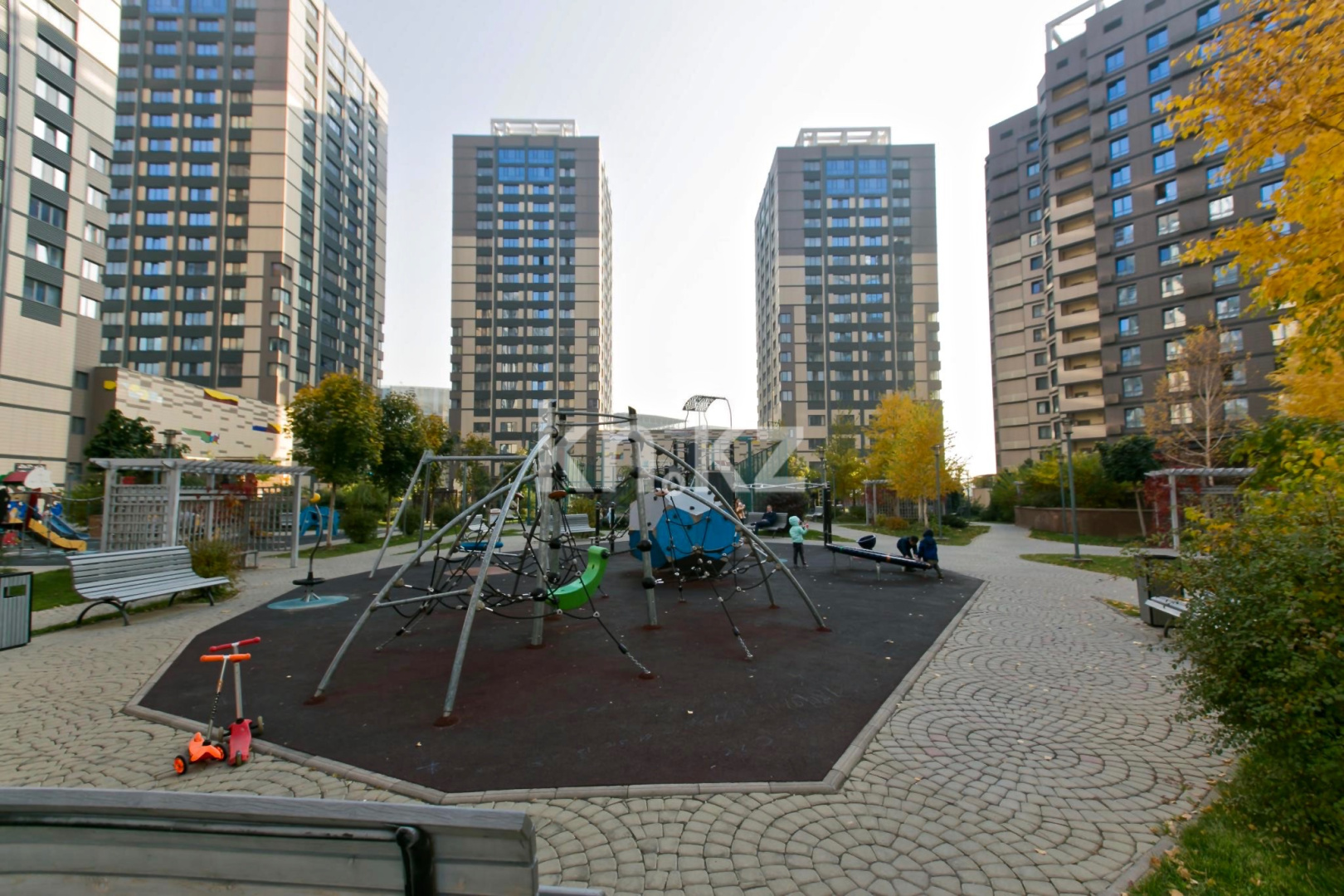 Продажа 3-комнатной квартиры, 133 м², пр. Аль-Фараби, дом  21 в Алматы - фото 11