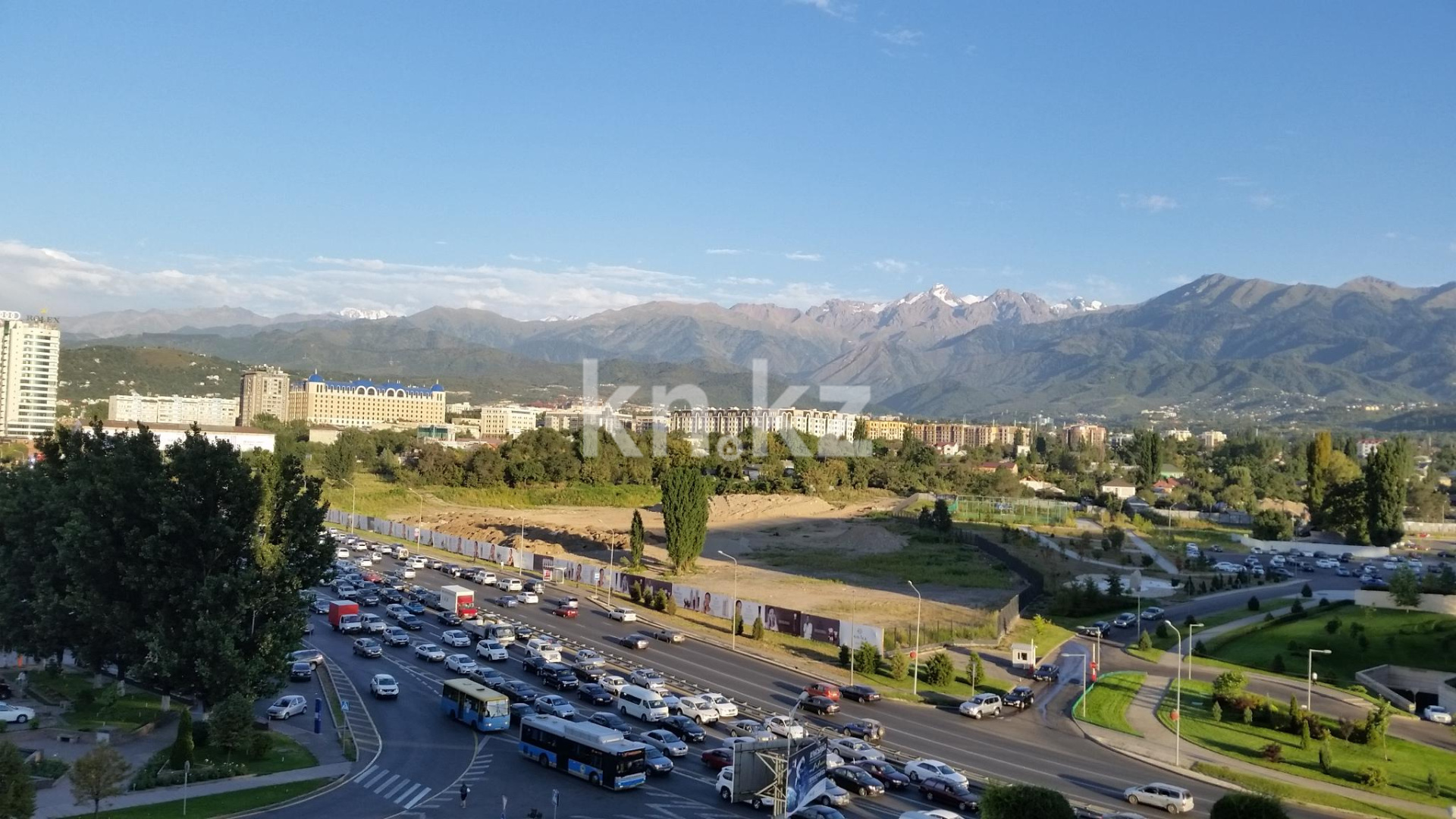 Продажа 3-комнатной квартиры, 133 м², пр. Аль-Фараби, дом  21 в Алматы - фото 14