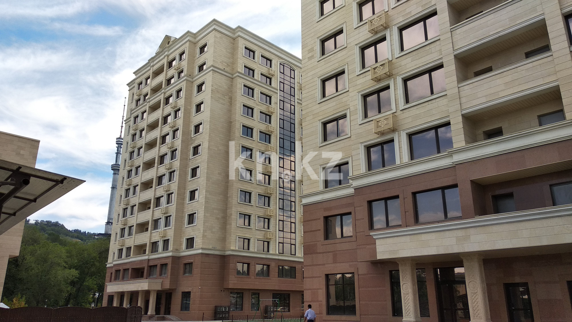 Продажа 4-комнатной квартиры, 190 м², пр. Аль-Фараби, дом  1а в Алматы - фото 12