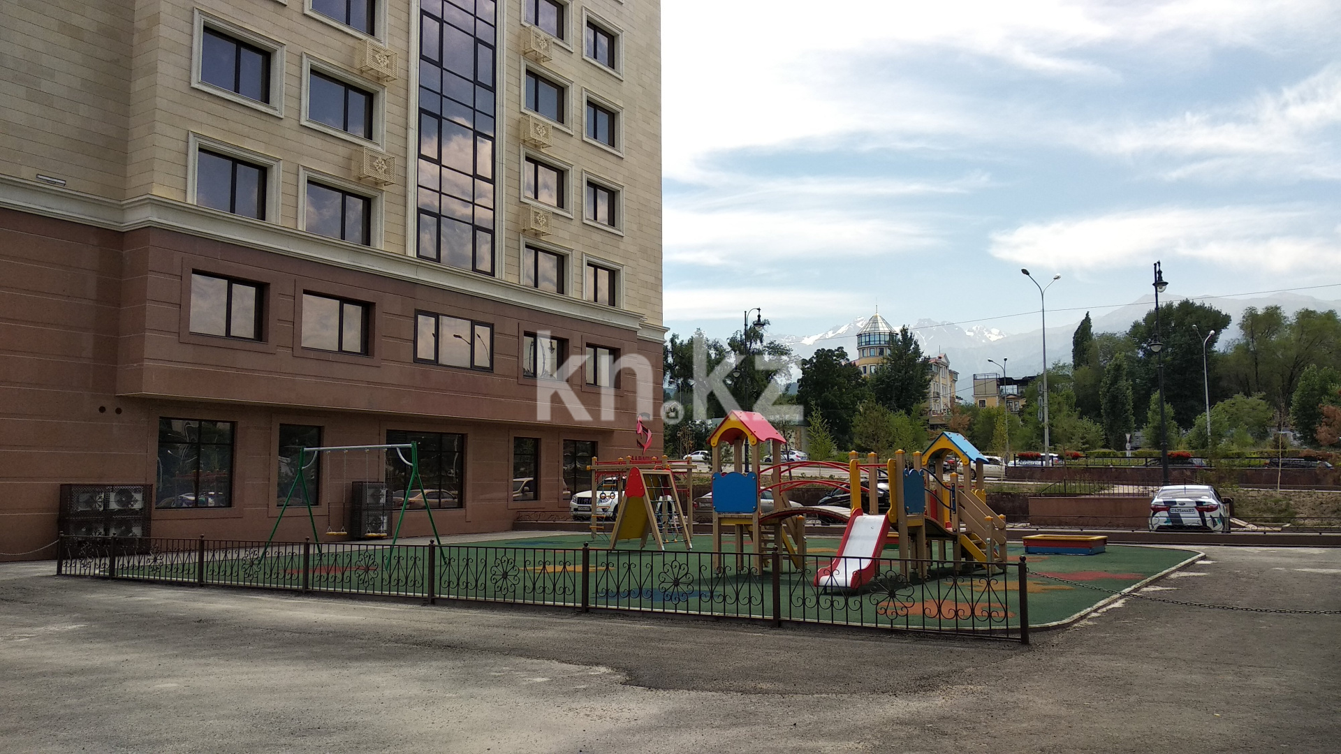 Продажа 4-комнатной квартиры, 190 м², пр. Аль-Фараби, дом  1а в Алматы - фото 14