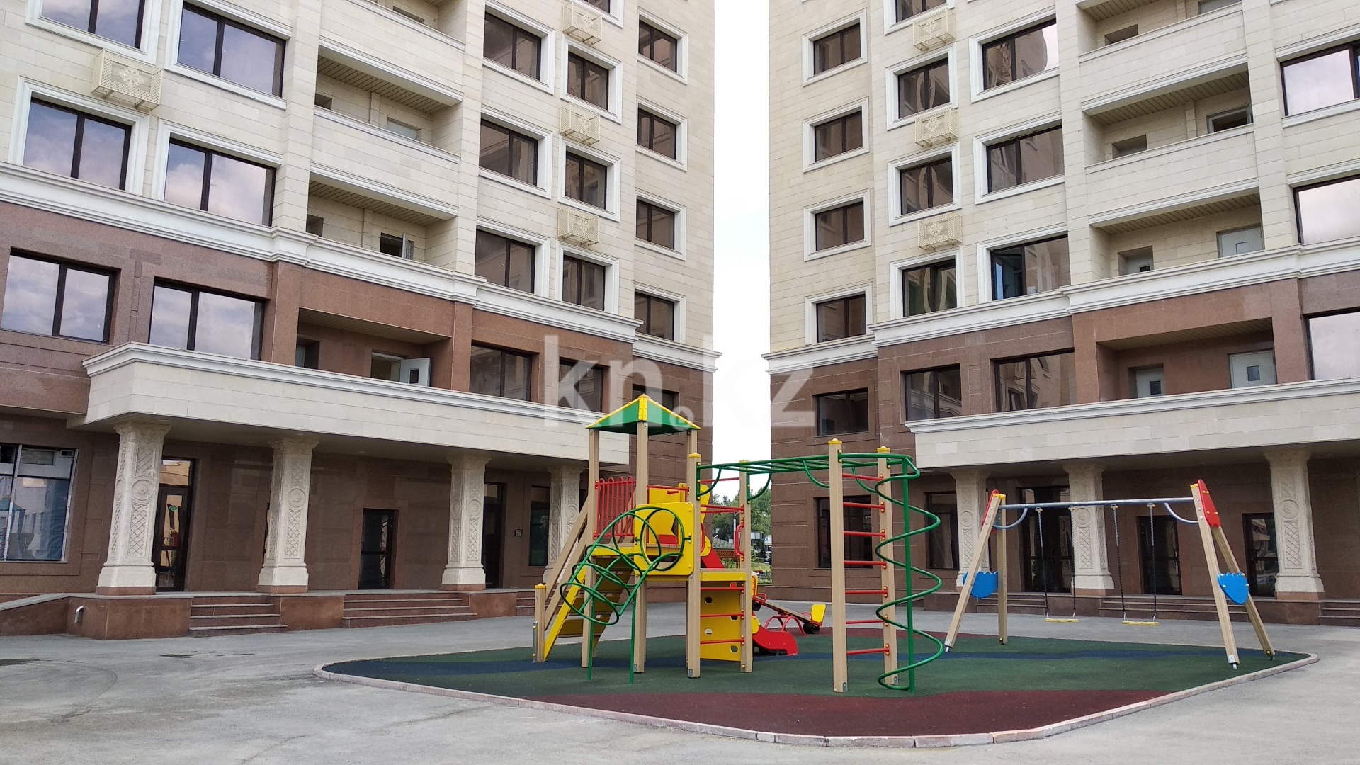 Продажа 4-комнатной квартиры, 190 м², пр. Аль-Фараби, дом  1а в Алматы - фото 15