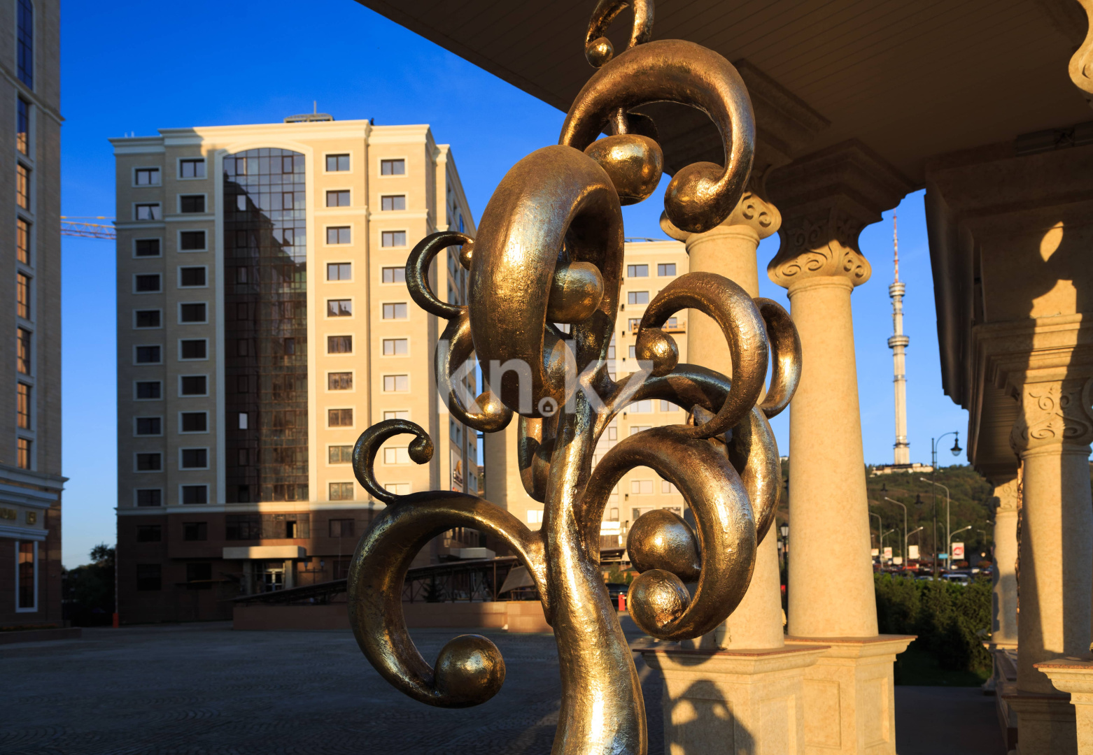 Продажа 4-комнатной квартиры, 190 м², пр. Аль-Фараби, дом  1а в Алматы - фото 16