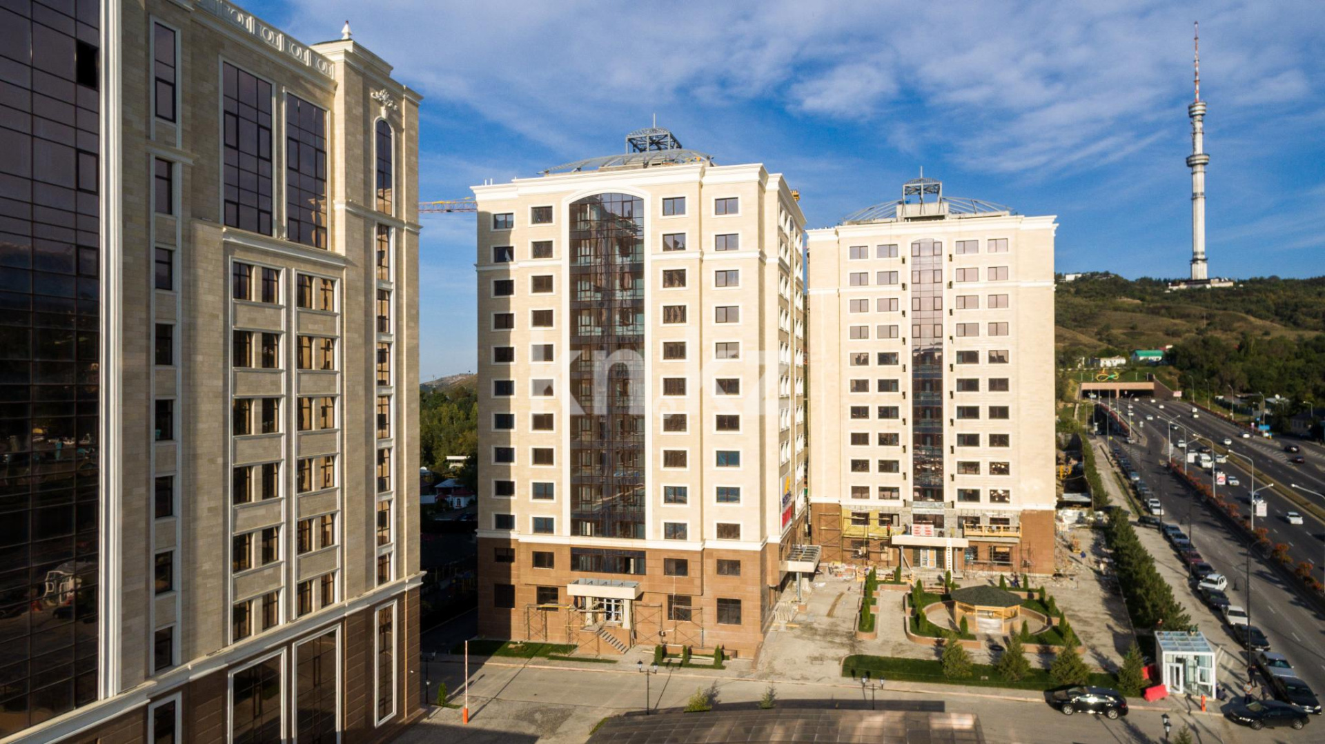 Продажа 4-комнатной квартиры, 190 м², пр. Аль-Фараби, дом  1а в Алматы - фото 10