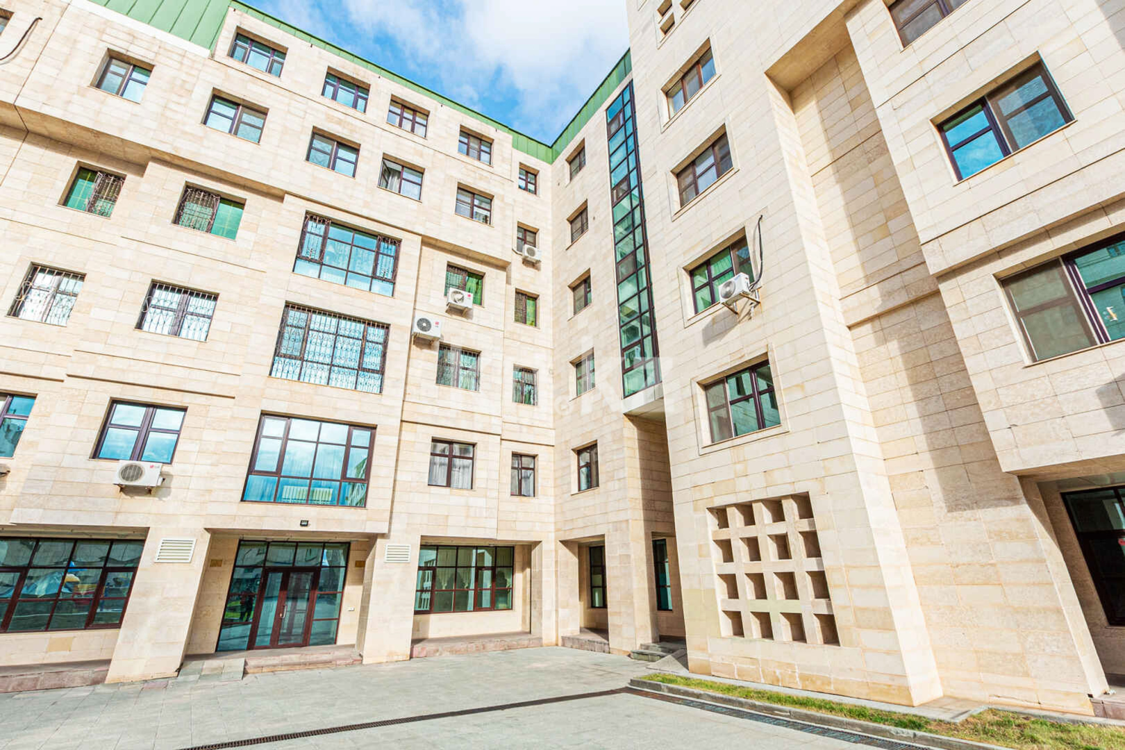 Продажа 3-комнатной квартиры, 92 м², пр. Кабанбай батыра, дом  13 в Астане - фото 19