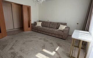 Продажа 3-комнатной квартиры, 65 м²