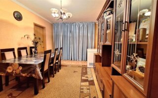 Продажа 4-комнатной квартиры, 61 м²