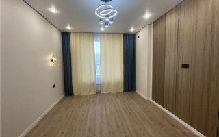 Продажа 1-комнатной квартиры, 42.4 м²