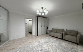 Продажа 1-комнатной квартиры, 42 м²