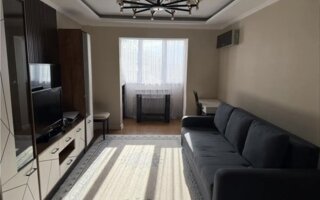 Продажа 4-комнатной квартиры, 87.5 м²