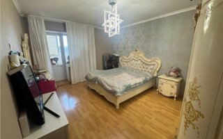 Продажа 2-комнатной квартиры, 70.4 м²