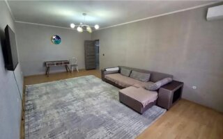 Продажа 2-комнатной квартиры, 79.3 м²